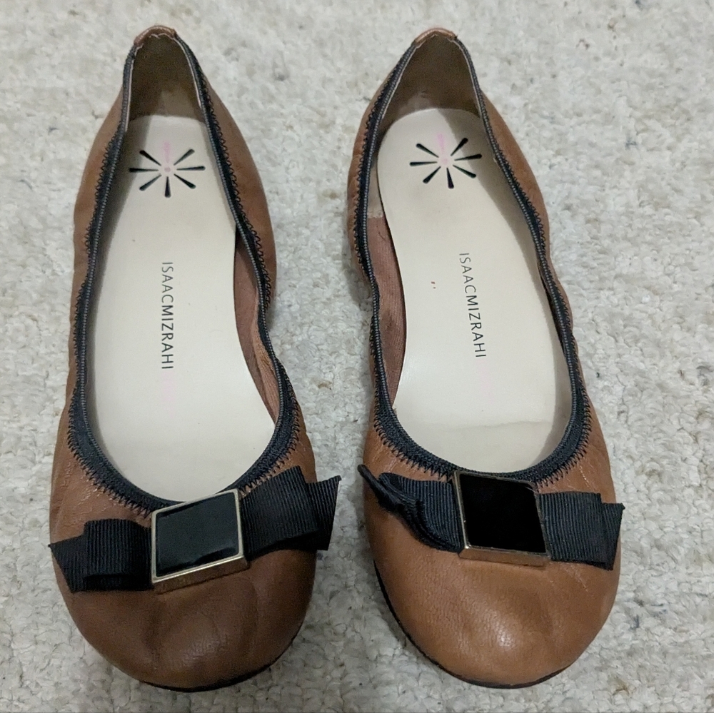 Isaac Mizrahi brown flats
